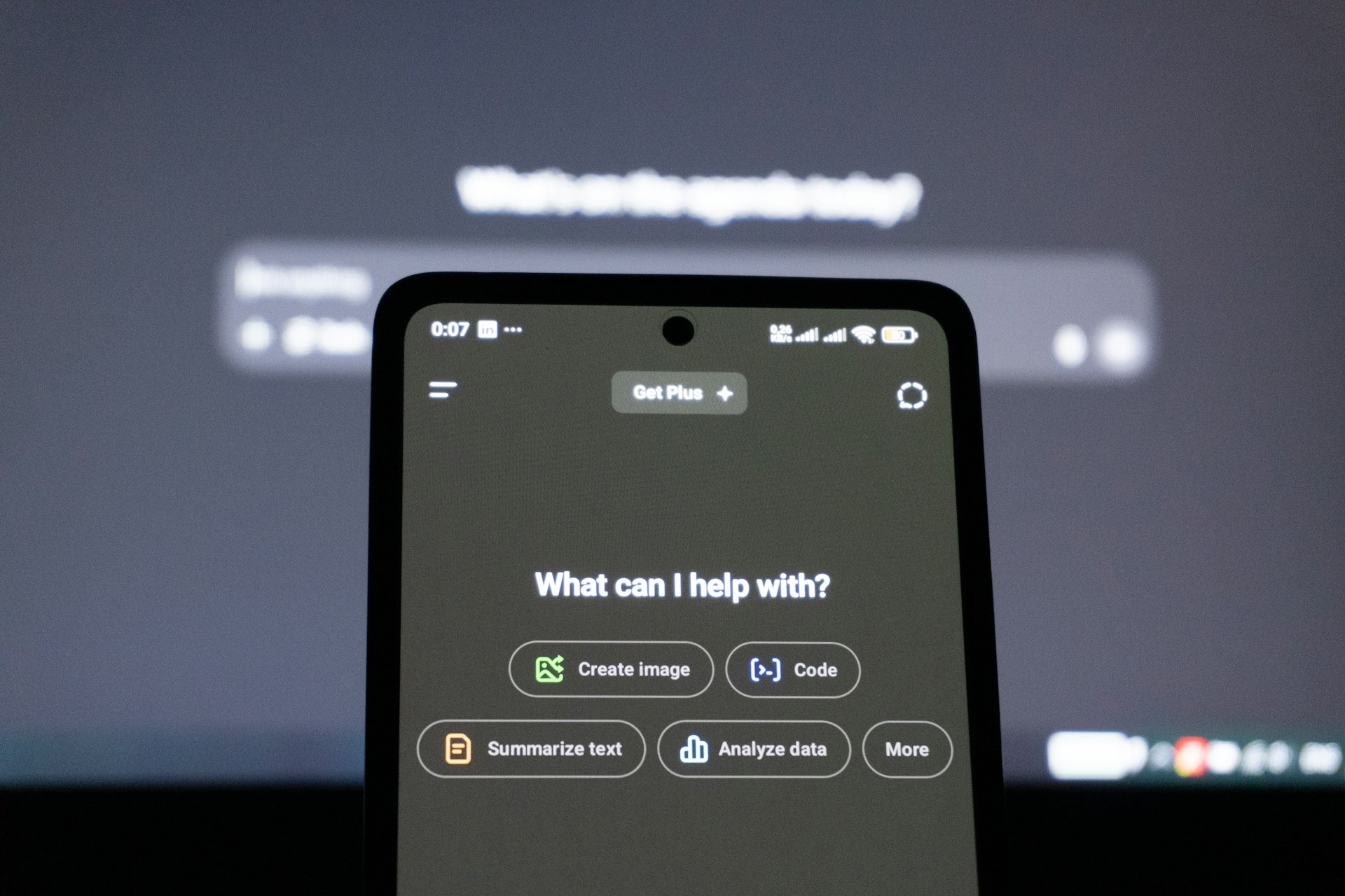 Ein Smartphone Bildschrim mit der Eingabefunktion für einen KI Chatbot